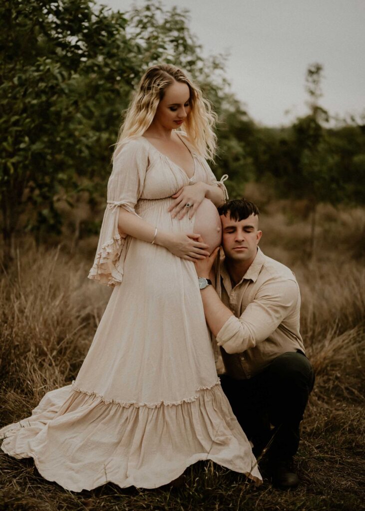 Couple maternity photos 