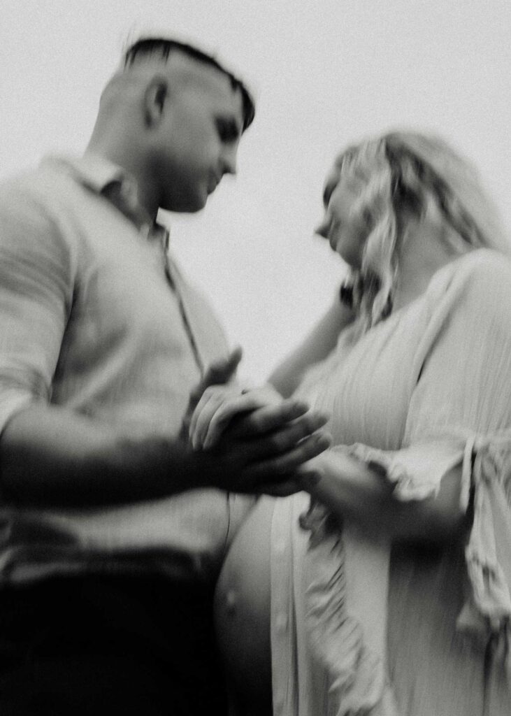 Couple maternity photos 