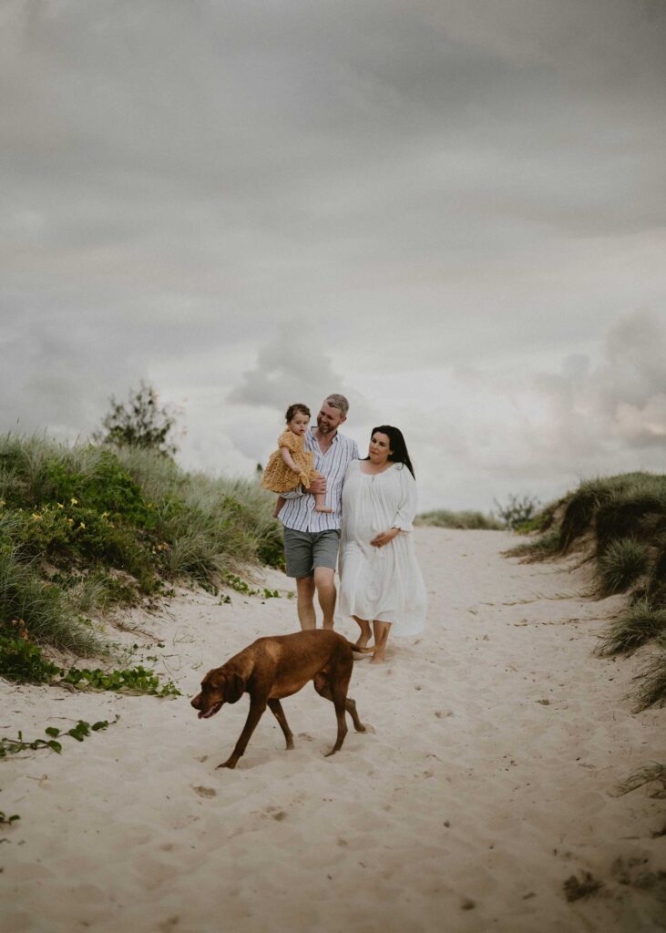 maternity family photography with dogs